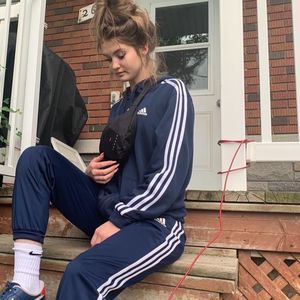 Meet your Posher, Lorie